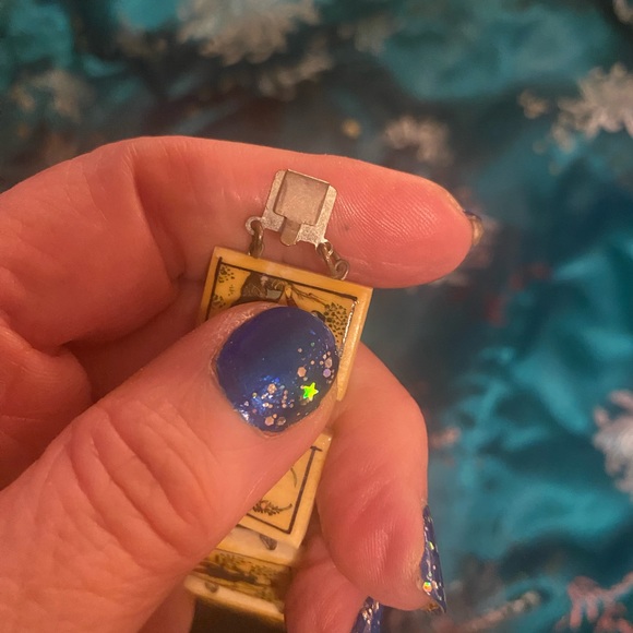 Antique Scrimshaw Bracelet - Picture 10 of 13